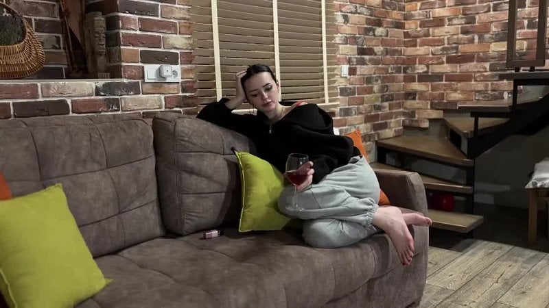 Tenho uma mulher casada bêbada, marido morena russa, bebidas caseiras, sexo violento, garotas tatuadas