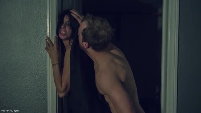 Romi Rain [große Titten, großer Arsch, MILF, Mutter, brünett, Star, All-Sex, Pornotreue, Hardcore, Orgasmus]